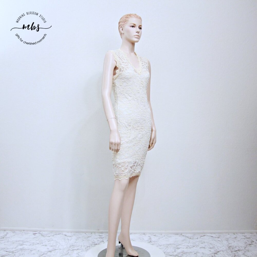 The Vintage Shop Lace Sleeveless Bodycon Midi Dress